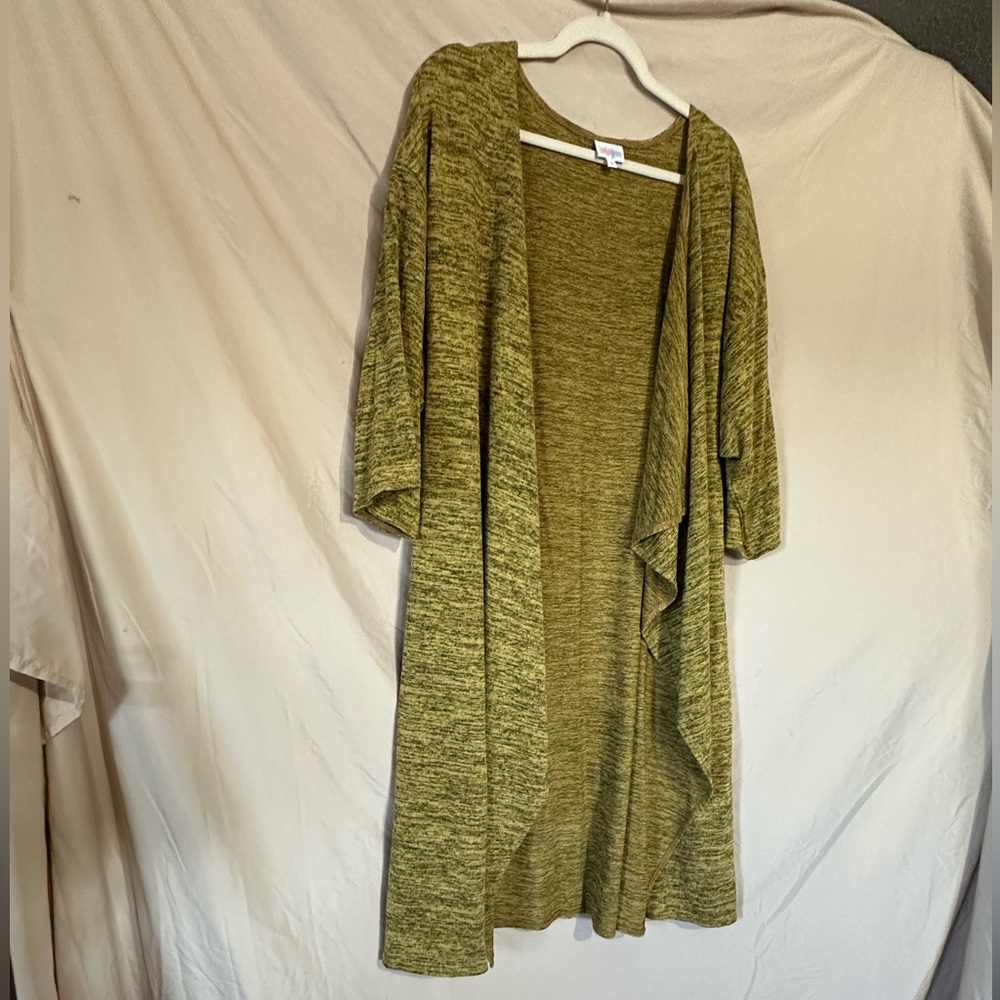 Kimono Size L NWOT. (will fit up to a 3xl) BATCH SIZING. LulaRoe Shirley